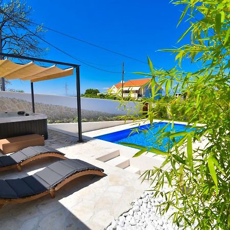 Villa Village Idylle With Heated Pool, Sauna, Jacuzzy And Private Parking Сукошан Экстерьер фото