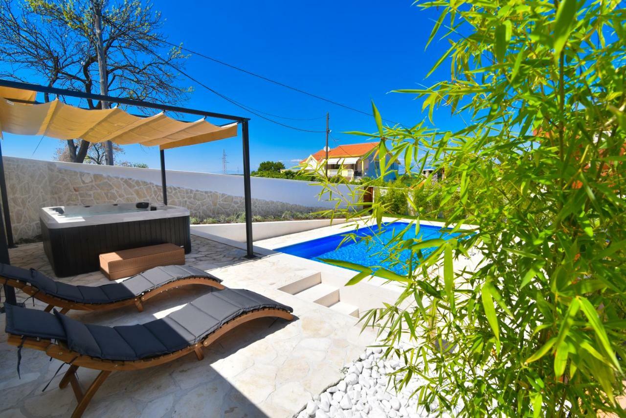 Villa Village Idylle With Heated Pool, Sauna, Jacuzzy And Private Parking Сукошан Экстерьер фото